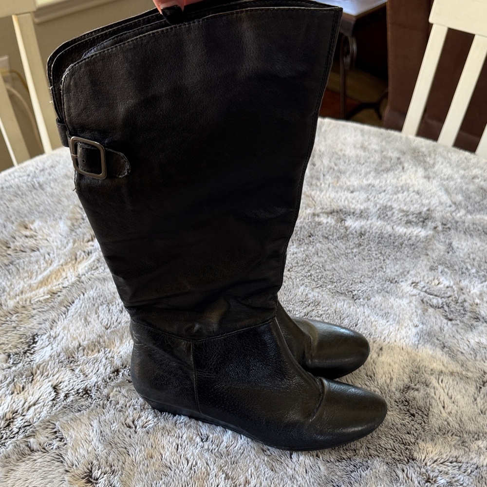 Women's 8 1/2 Black Slouchy Mid-Calf Boot Back Buckle Wedge Heel Leather Upper